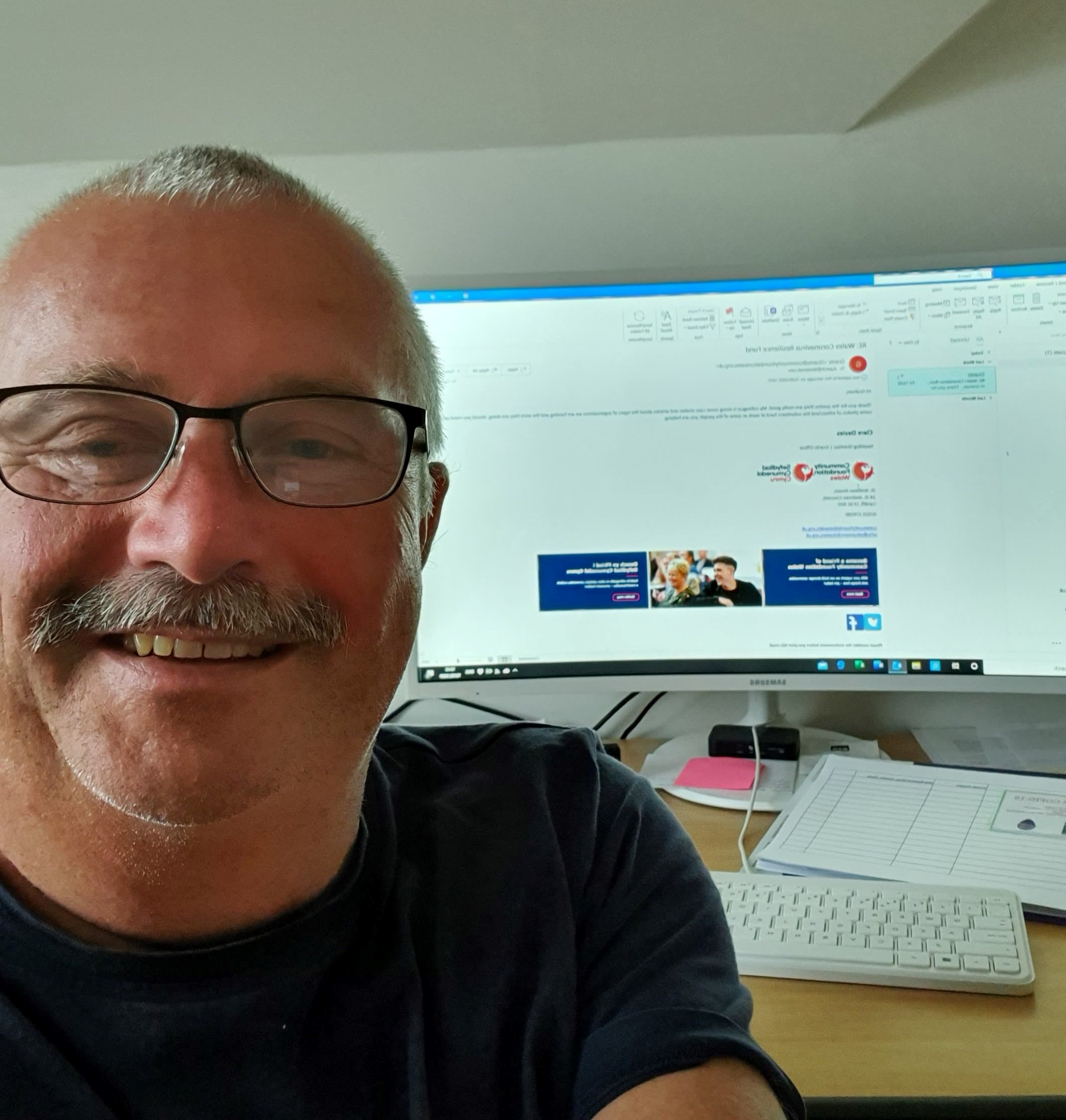 Addasu i helpu’r rhai sydd ei angen fwyaf