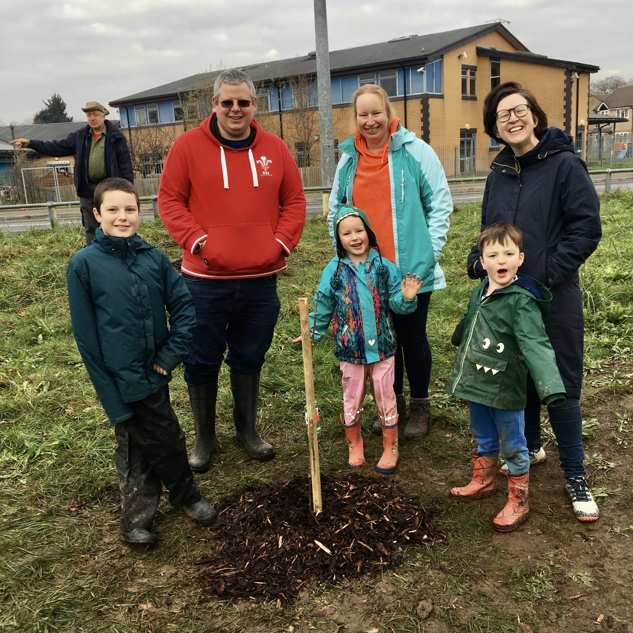 Cymuned leol yn ymgysylltu